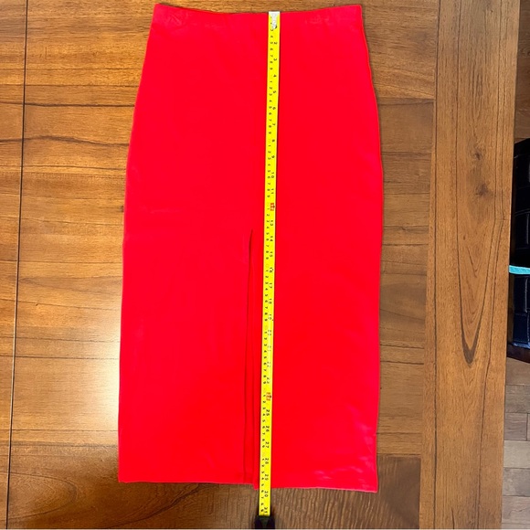 Wilfred Free Red Pencil Front Slit Skirt Super Comfortable Stretchy NWOT Size S - Picture 11 of 16